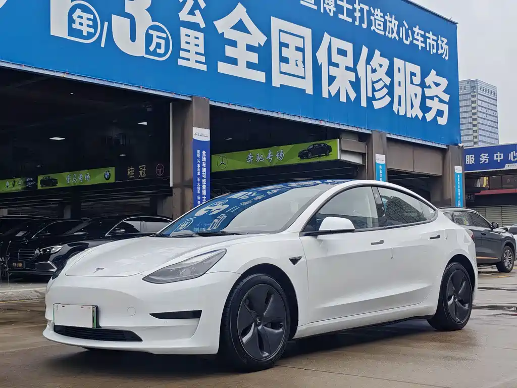 Tesla Model 3 2023 — фото 1