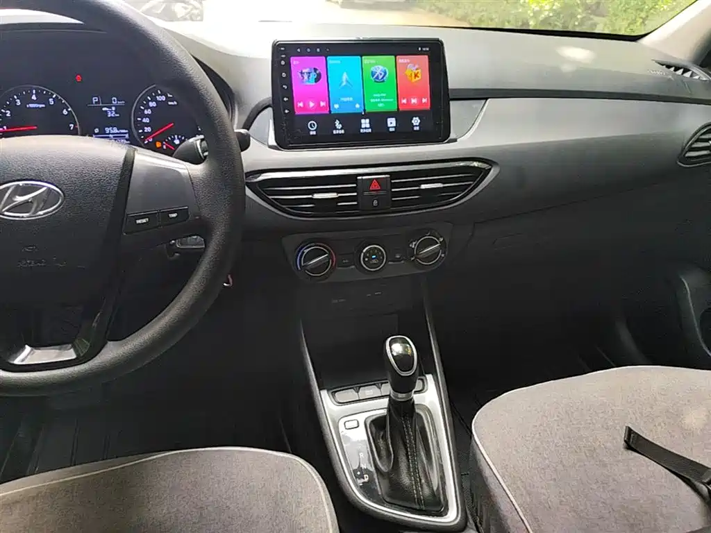 Hyundai Elantra 2021 — фото 13