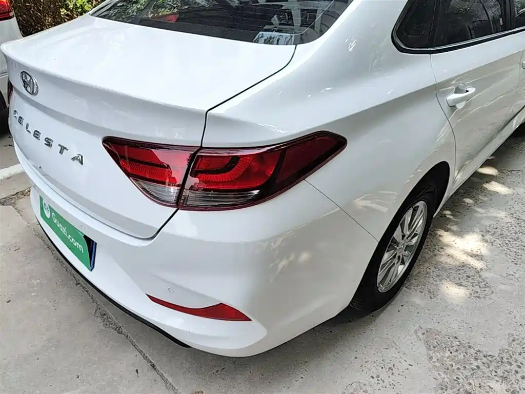 Hyundai Elantra 2021 — фото 8