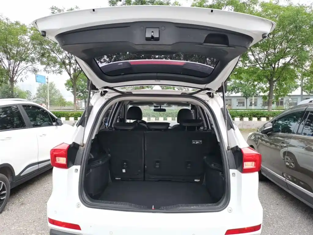 Haval M6 2018 — фото 18
