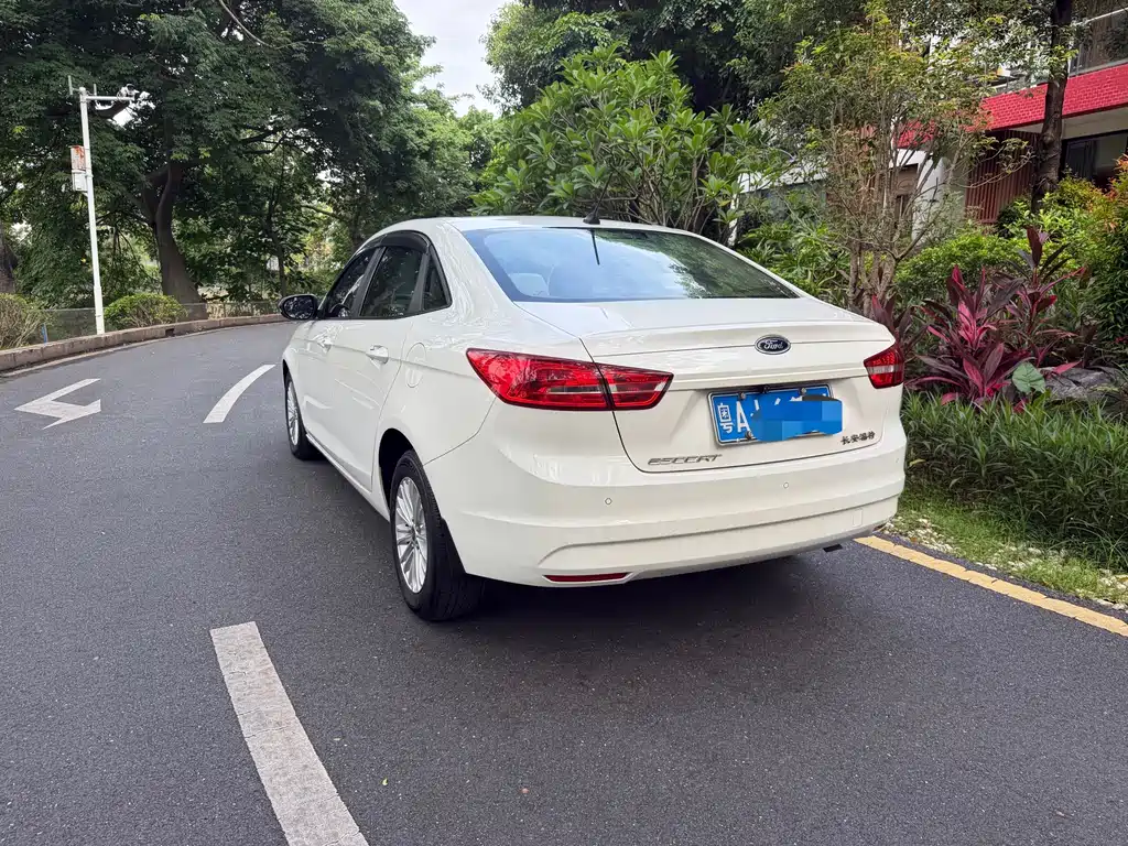 Ford Escort 2018