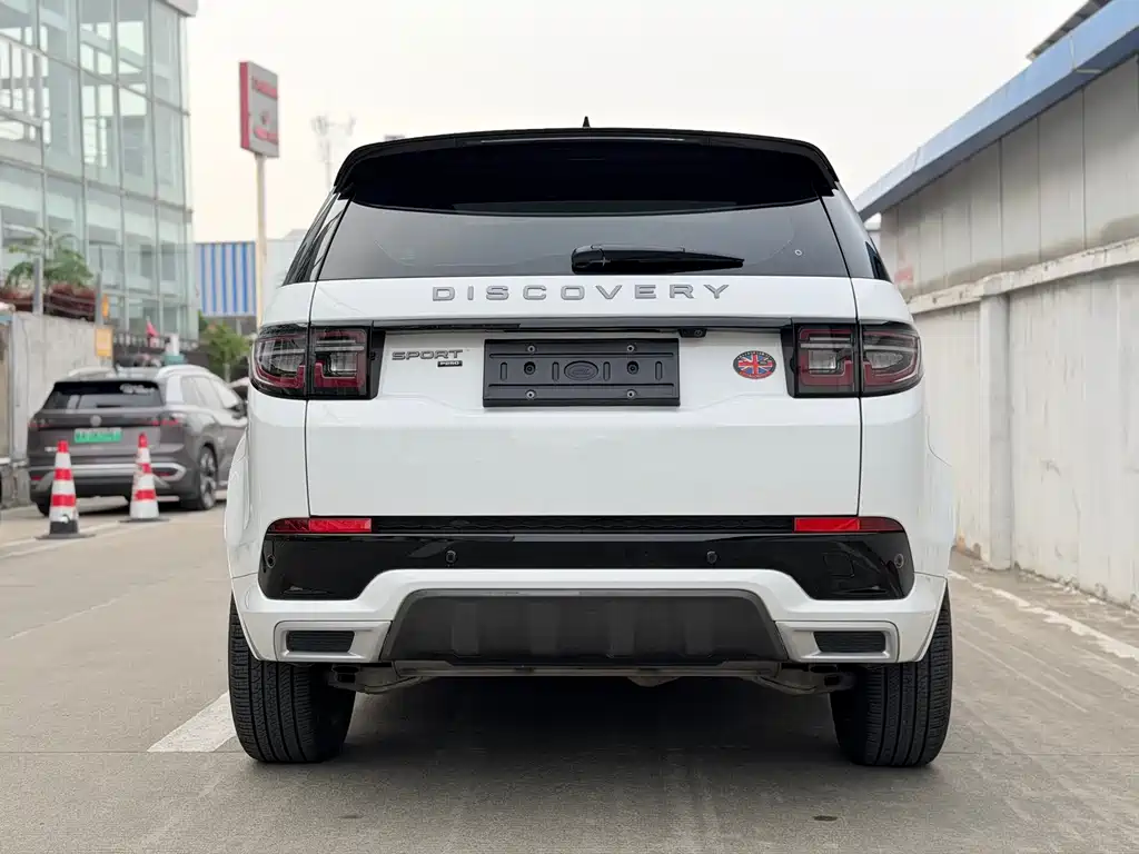 Land Rover Discovery Sport 2023 — фото 10