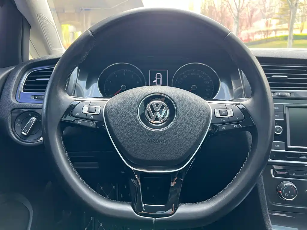 Volkswagen Golf 2018 — фото 15