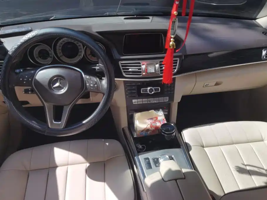 Mercedes-Benz E-Class 2015 — фото 12