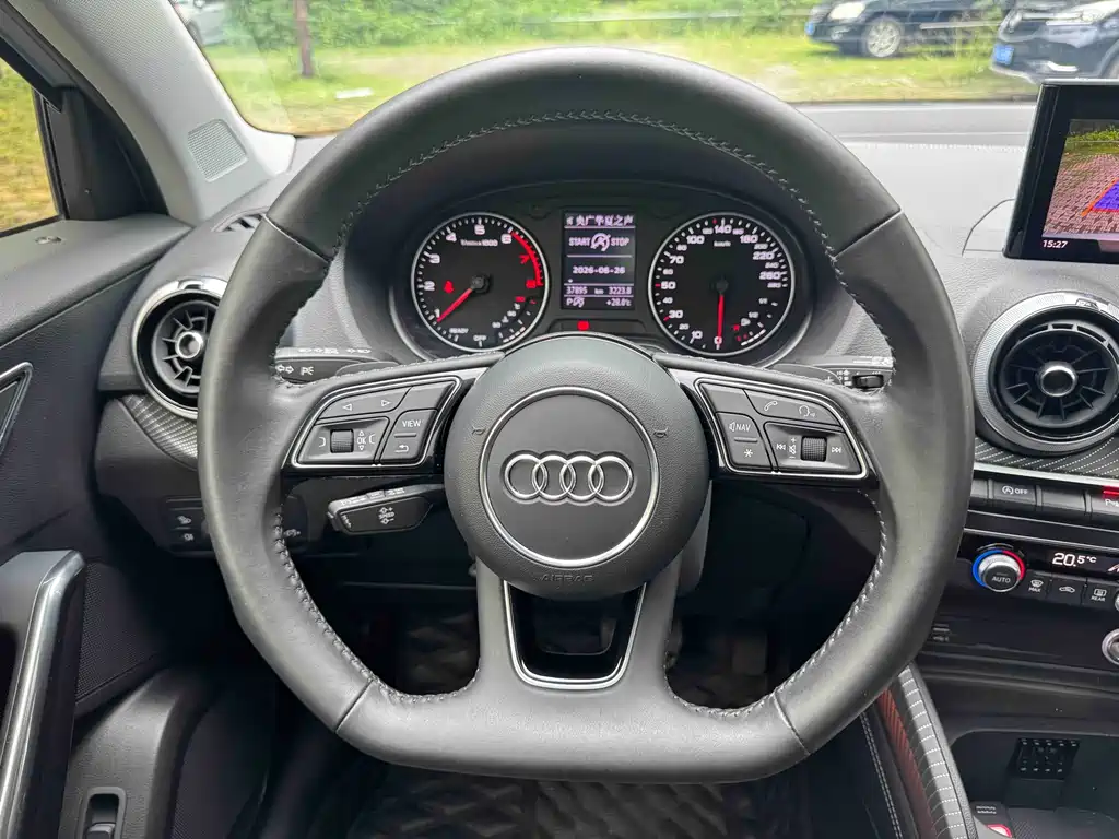 Audi Q2L 2022 — фото 14
