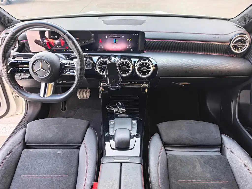 Mercedes-Benz A-Class 2023 — фото 5