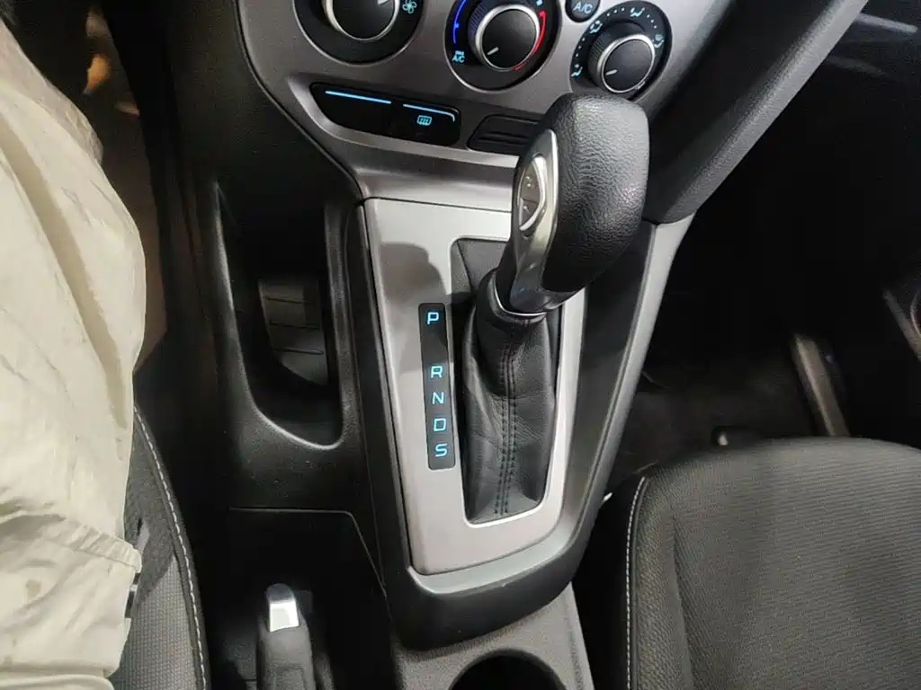 Ford Focus 2015 — фото 14