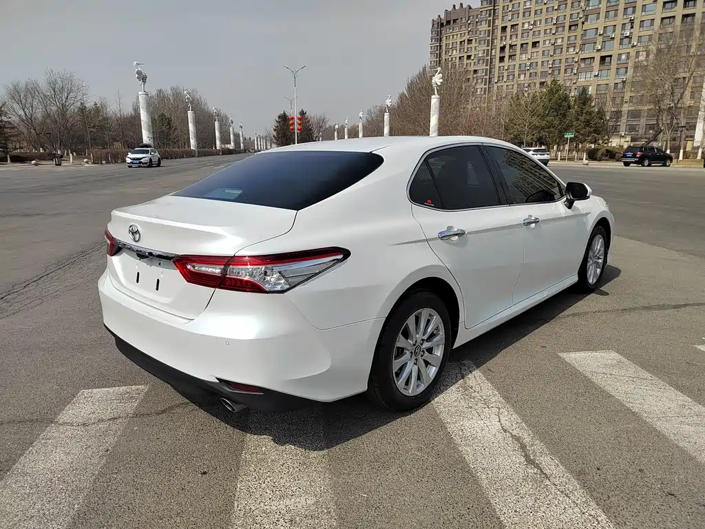 Toyota Camry 2020 — фото 4