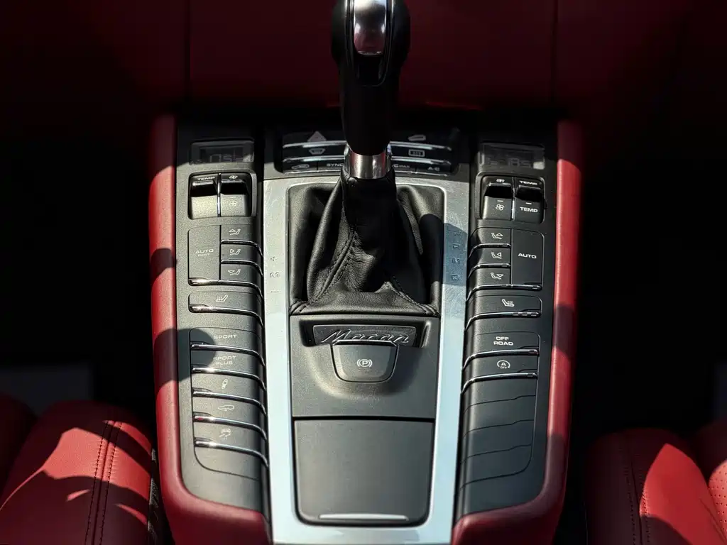 Porsche Macan 2015 — фото 14