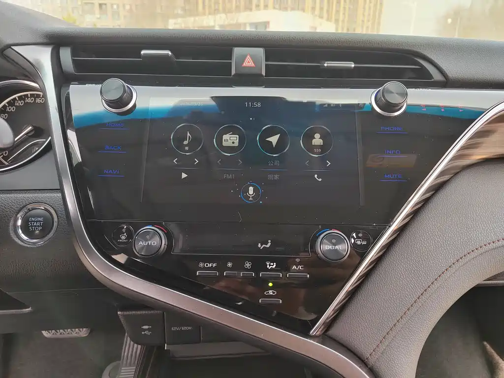 Toyota Camry 2020 — фото 12