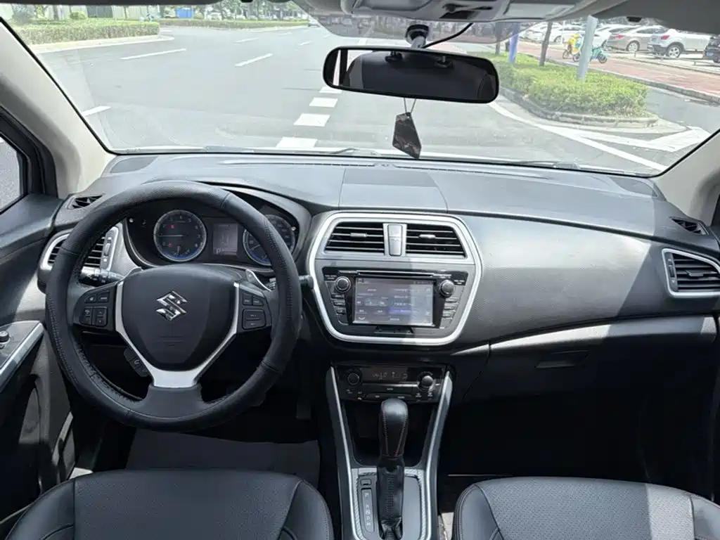 Suzuki S-Cross 2016 — фото 13