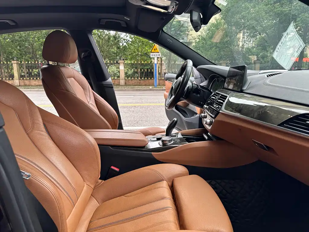 BMW 6 Series GT 2018 — фото 20