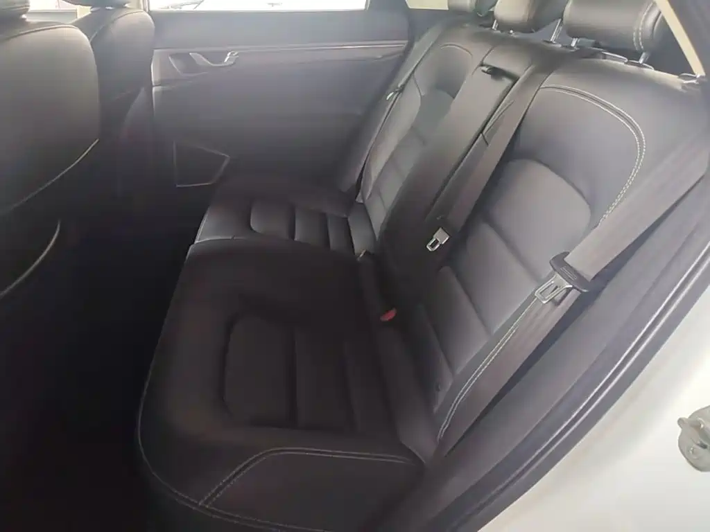 Geely Emgrand GS 2017 — фото 17