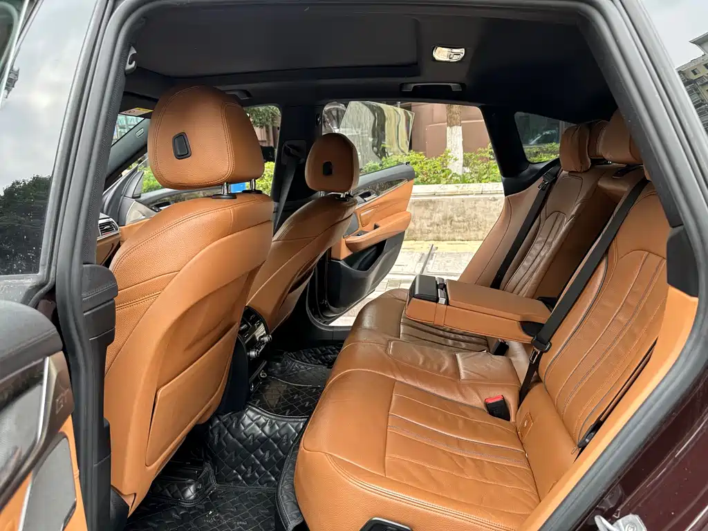 BMW 6 Series GT 2018 — фото 16