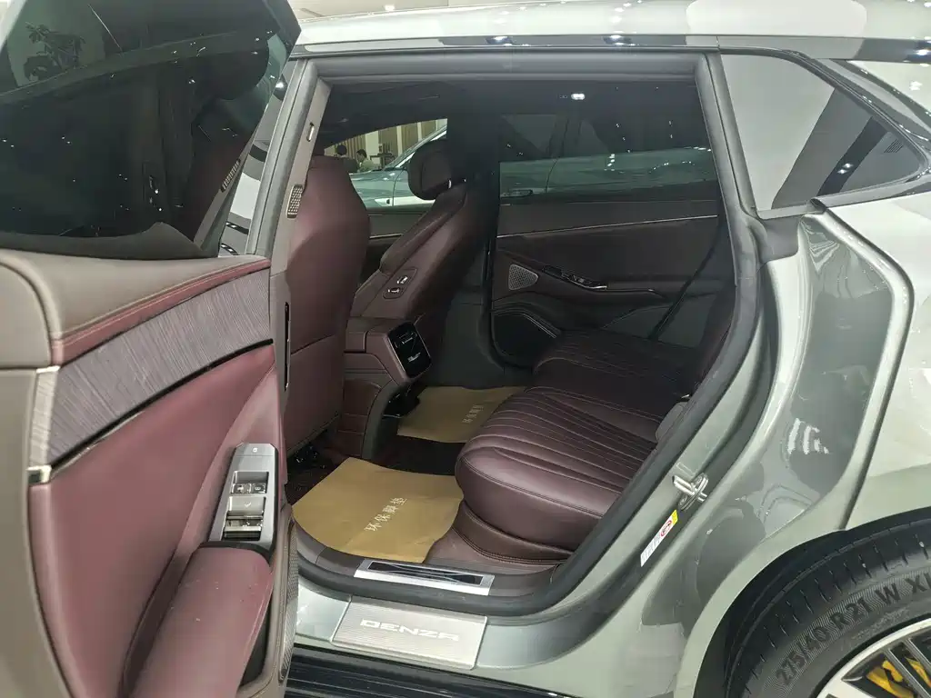 Denza Z9GT 2025
