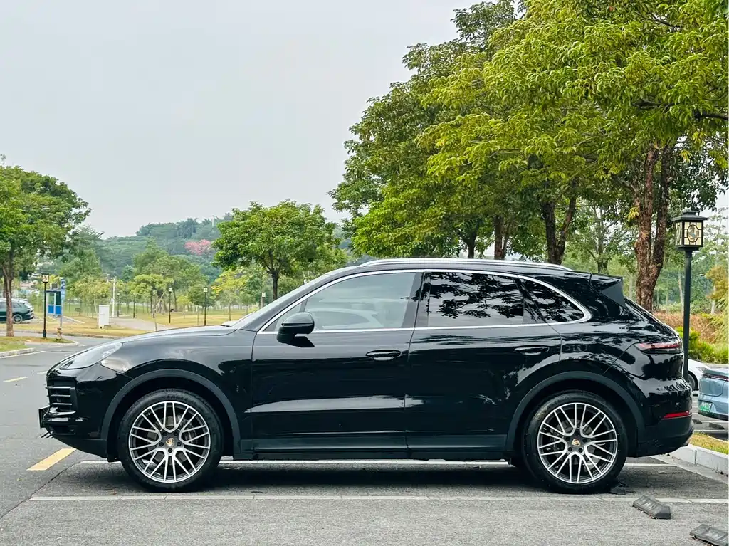 Porsche Cayenne 2018 — фото 2