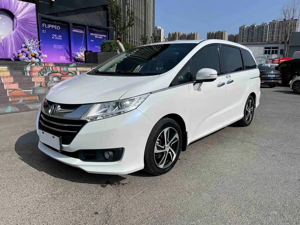Honda Odyssey 2018 — фото 1