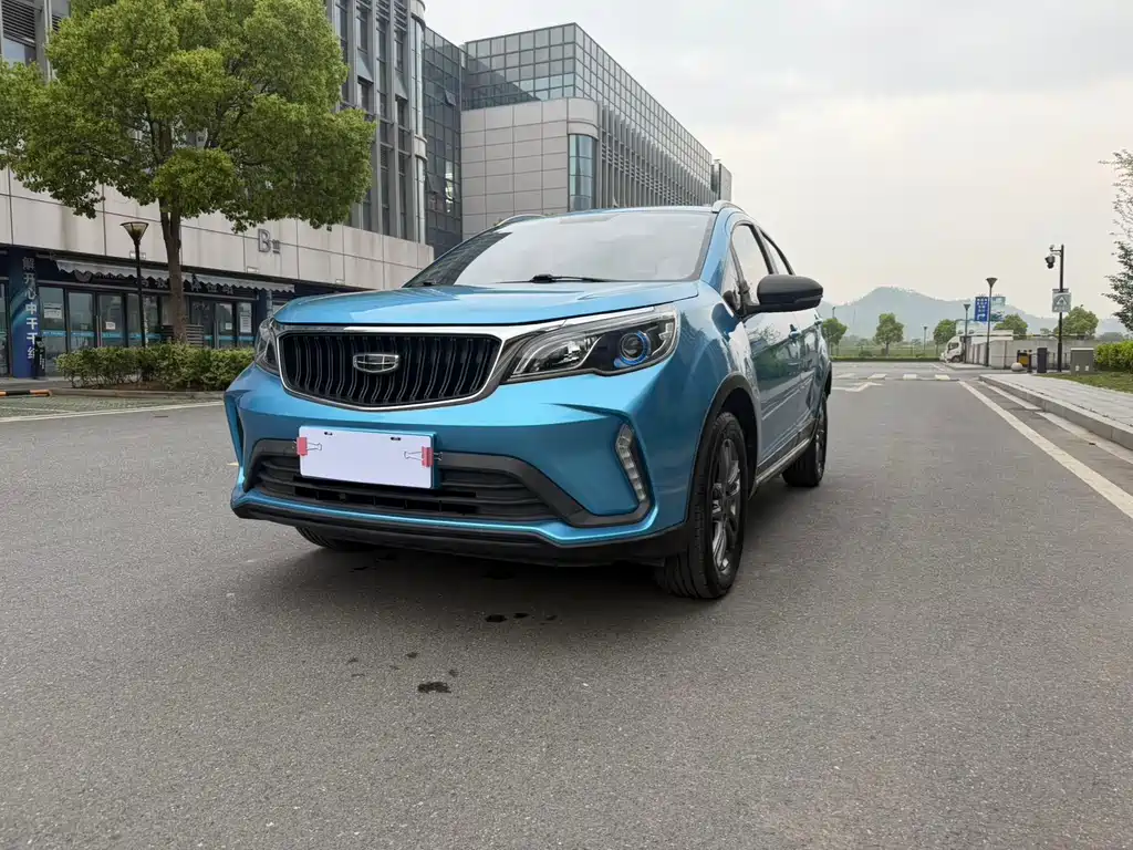 Geely Vision X3 2022 — фото 1