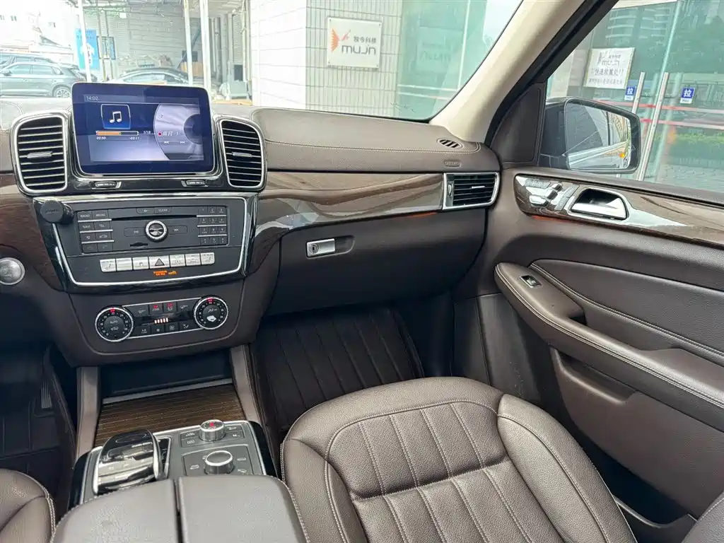 Mercedes-Benz GLS 2018 — фото 11