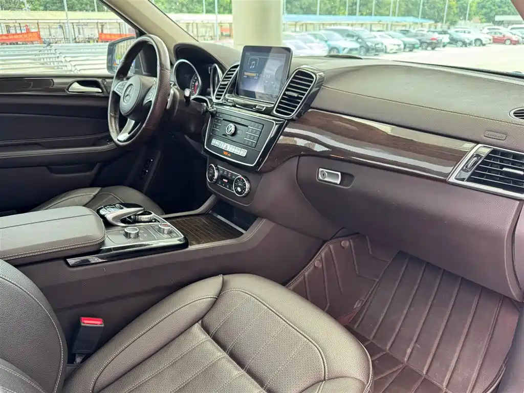 Mercedes-Benz GLS 2018 — фото 15