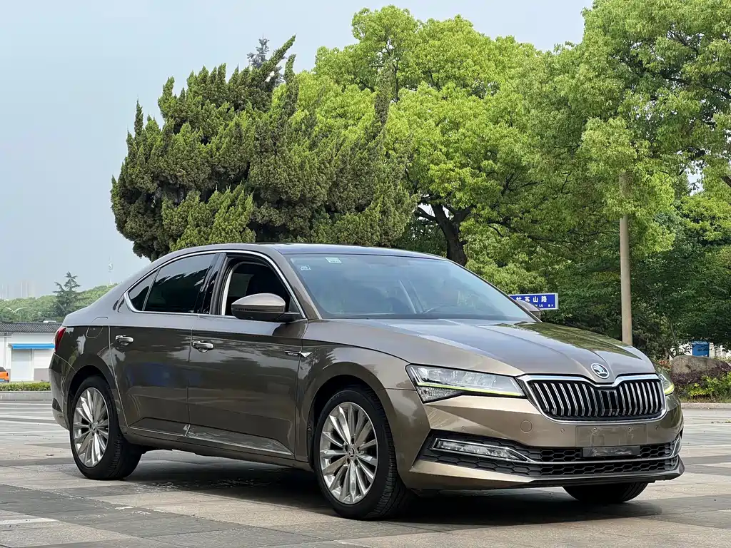 Skoda Superb 2020 — фото 3