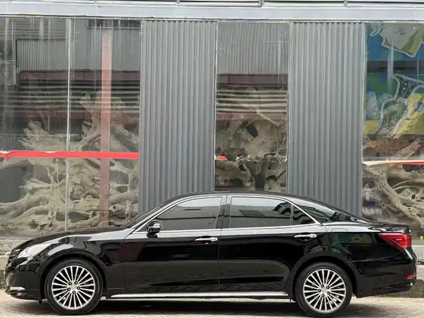 Toyota Crown 2020
