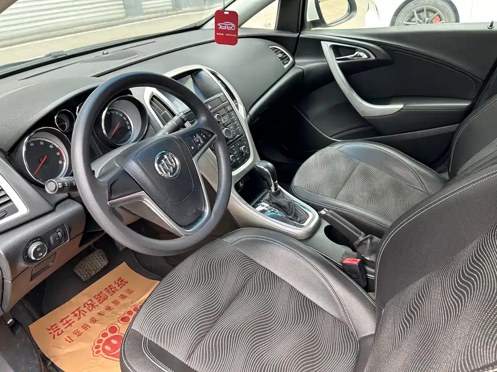 Buick Excelle 2013 — фото 10