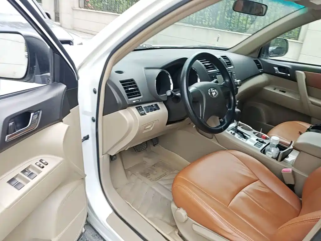 Toyota Highlander 2014 — фото 23