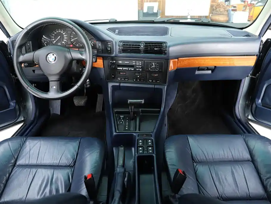 BMW 5 Series 2004 — фото 12