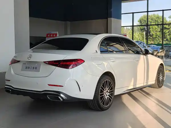 Mercedes-Benz C-Class 2024