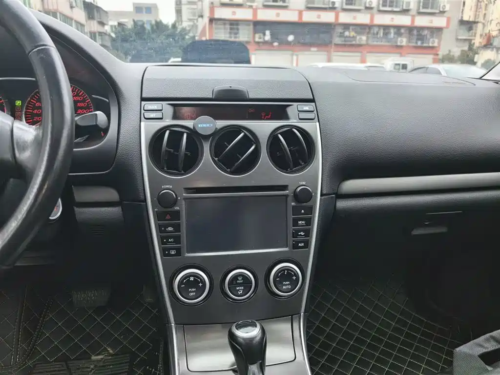 Mazda 6 2015 — фото 10