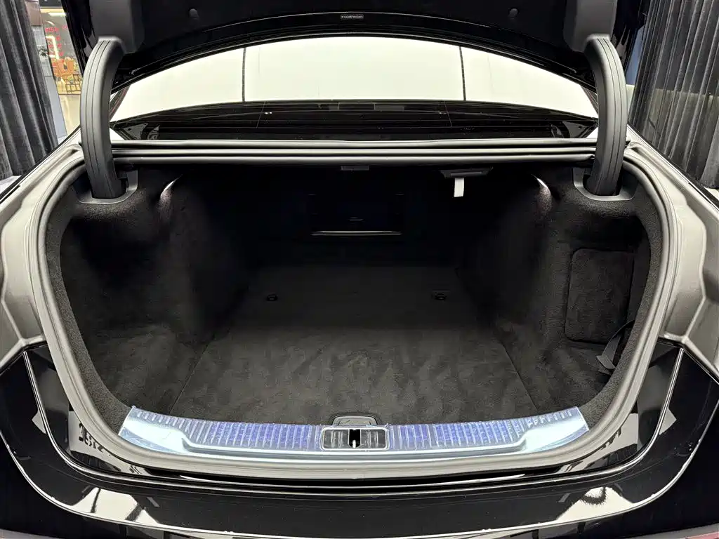 Mercedes-Benz S-Class 2021