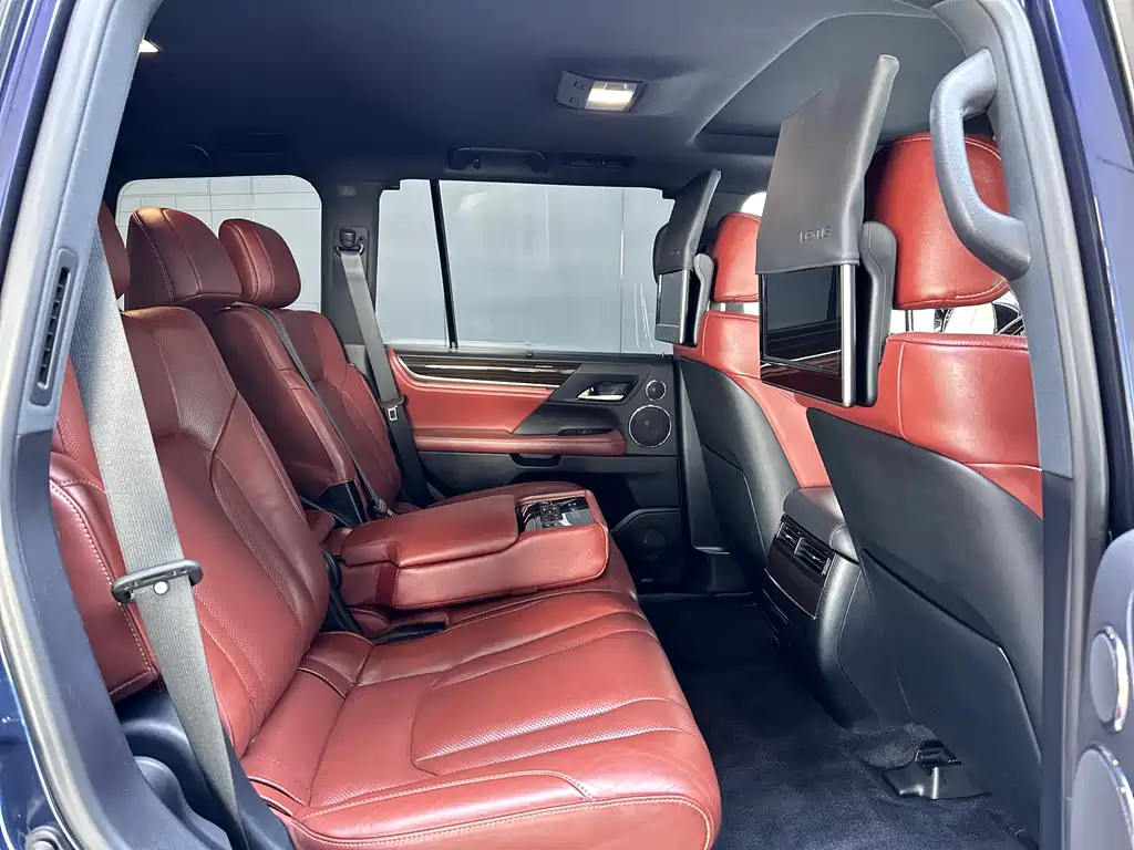 Lexus LX 2018 — фото 15