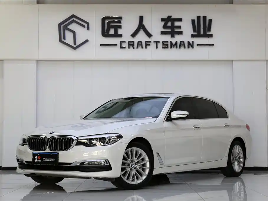 BMW 5 Series 2018 — фото 1