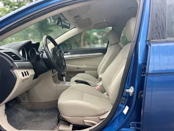 Mitsubishi Lancer EX 2010