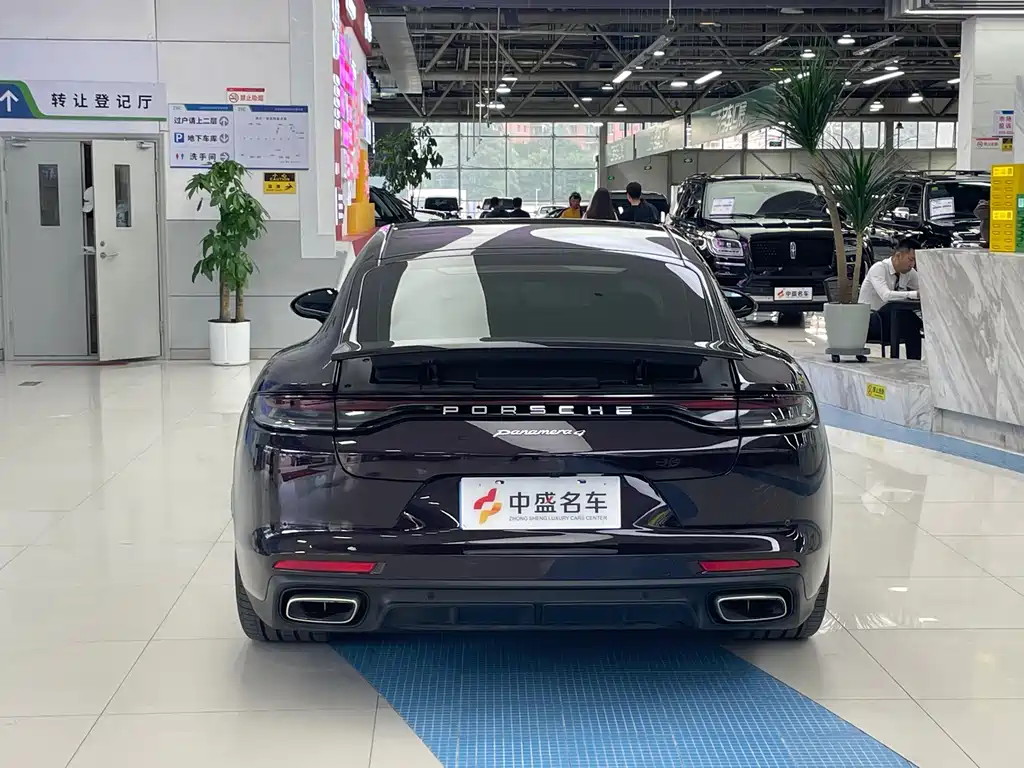 Porsche Panamera 2022