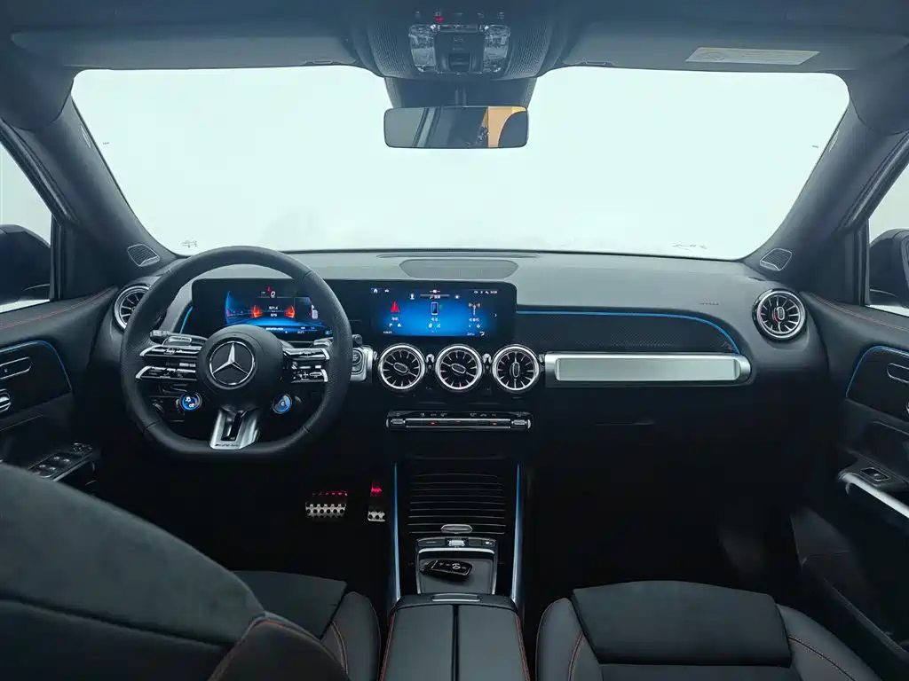 Mercedes-Benz GLB AMG 2025 — фото 26