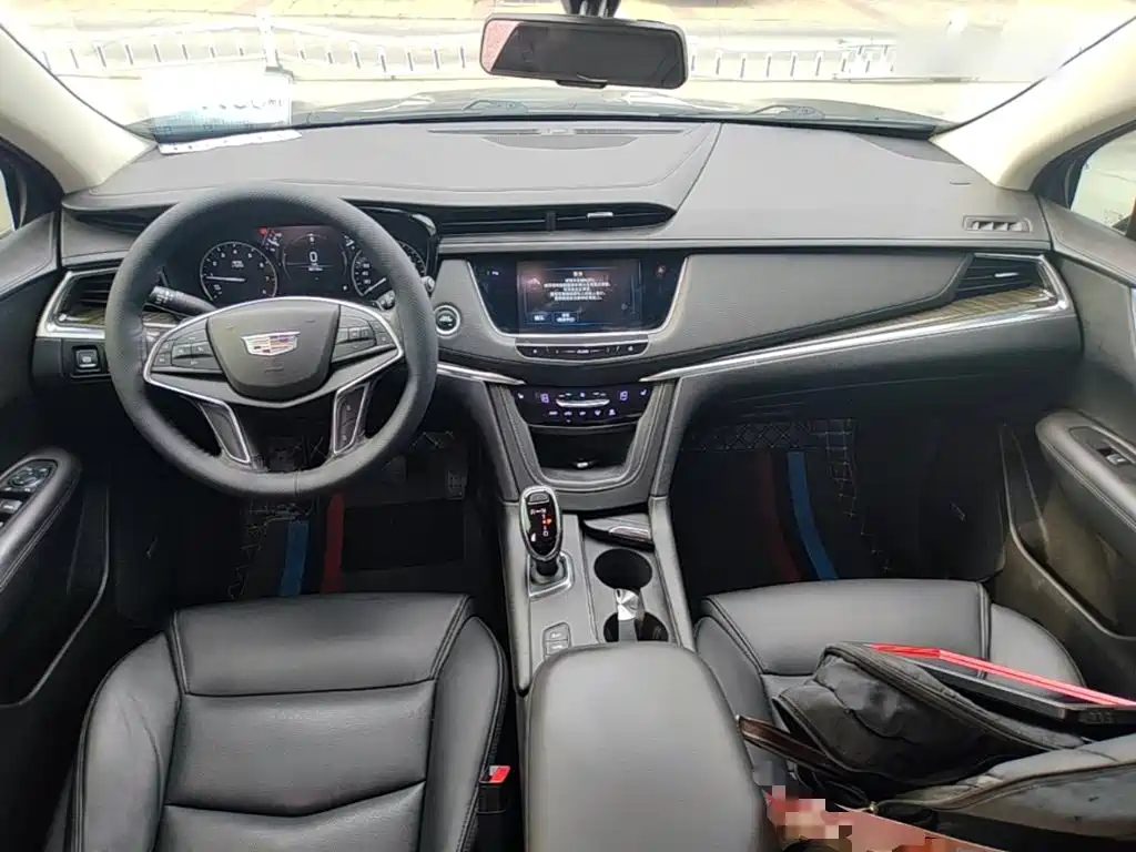 Cadillac XT5 2018 — фото 10