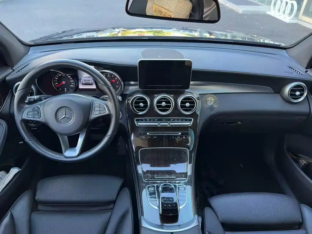 Mercedes-Benz GLC 2017 — фото 11