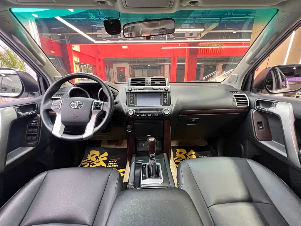 Toyota Prado 2016 — фото 12