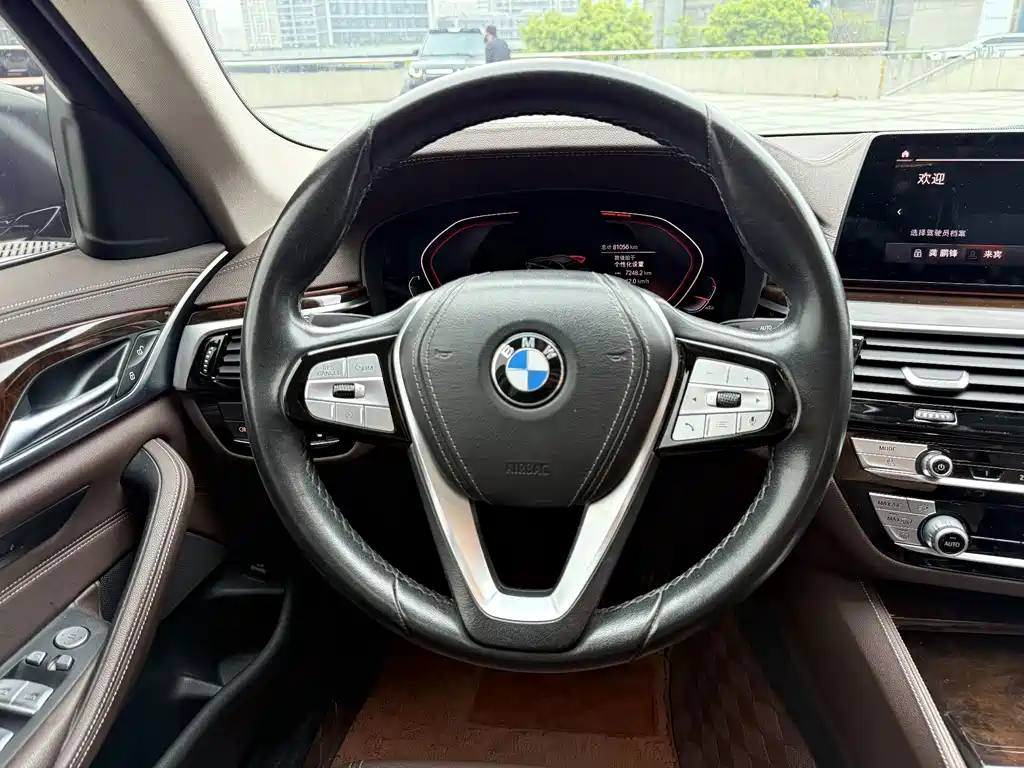 BMW 5 Series 2020 — фото 23