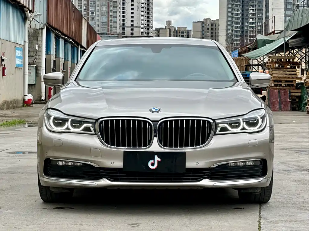 BMW 7 Series 2017 — фото 2