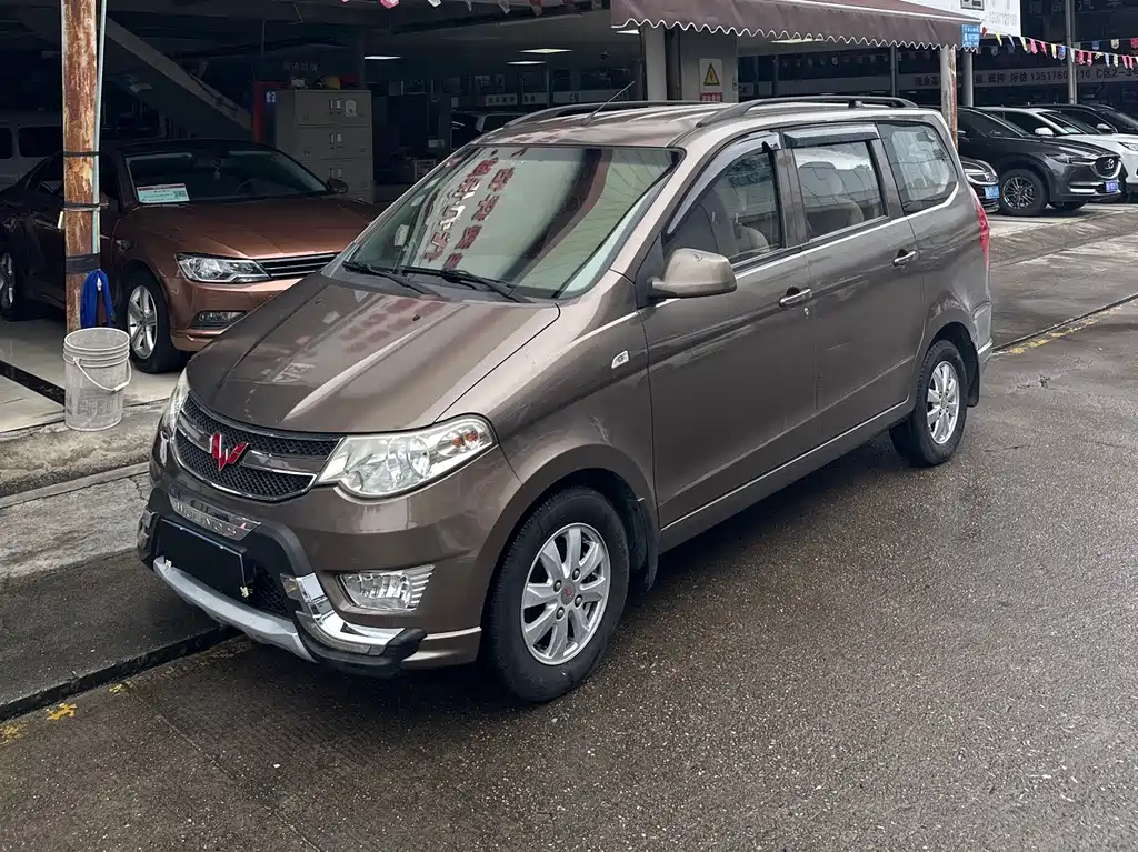 Wuling Hongguang 2017 — фото 1