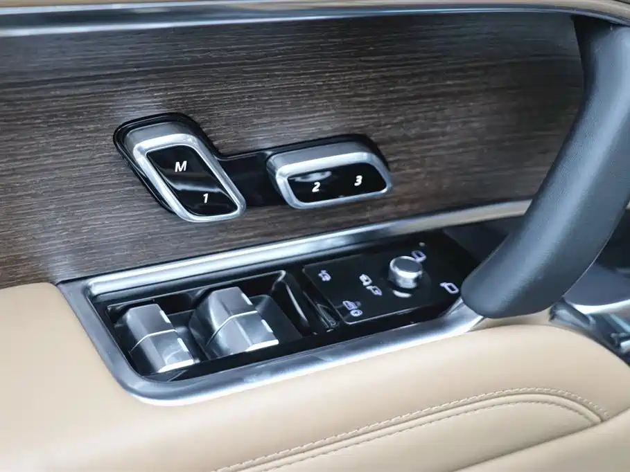 Land Rover Range Rover 2024 — фото 12