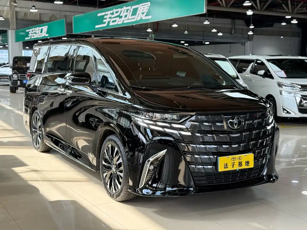 Toyota Alphard 2024 — фото 4