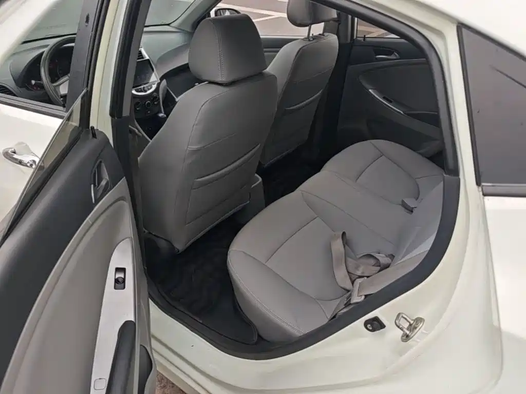 Hyundai Verna 2016 — фото 17