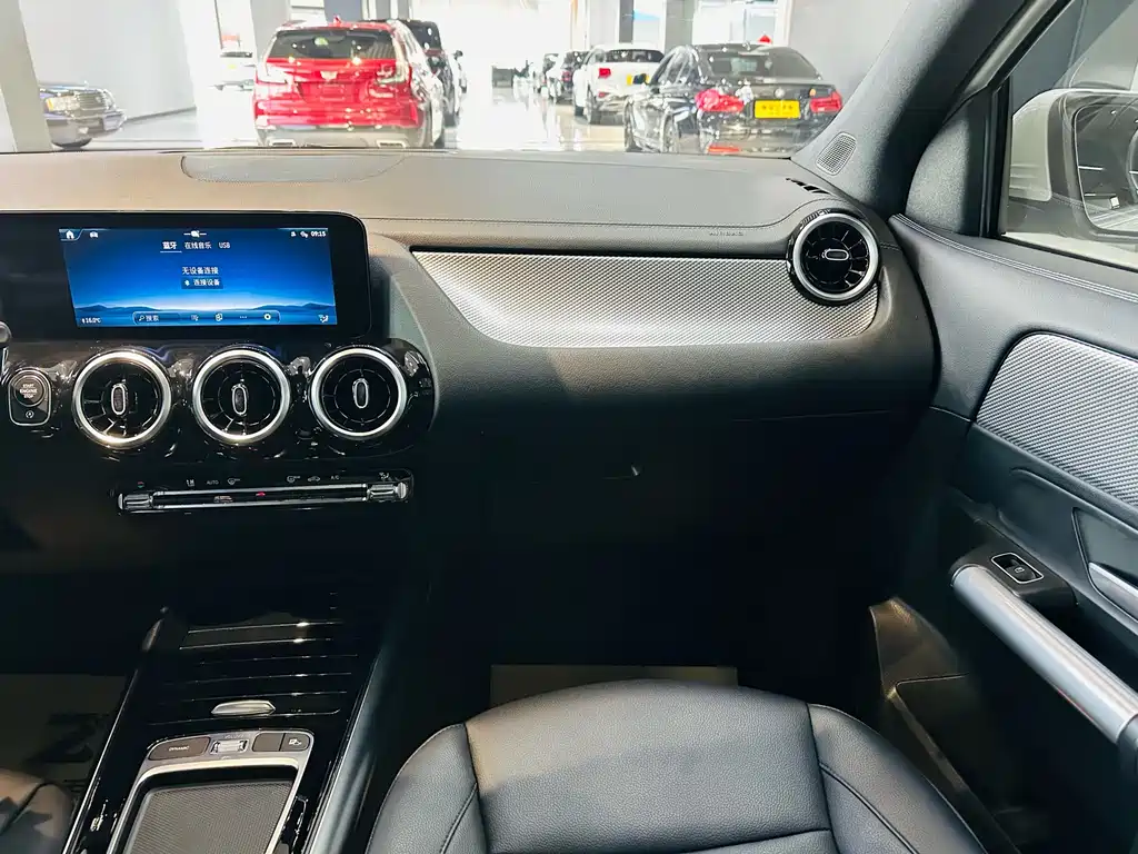 Mercedes-Benz GLA 2024 — фото 7
