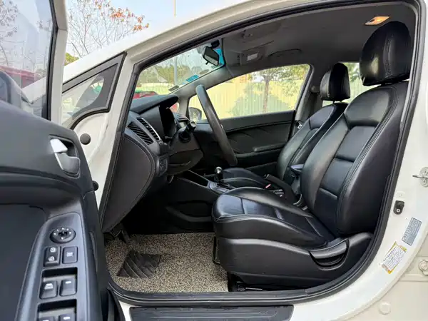 Kia K3 2016