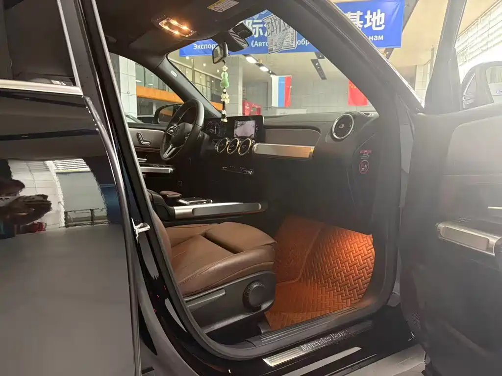 Mercedes-Benz GLB 2021
