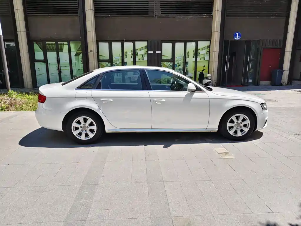 Audi A4L 2012
